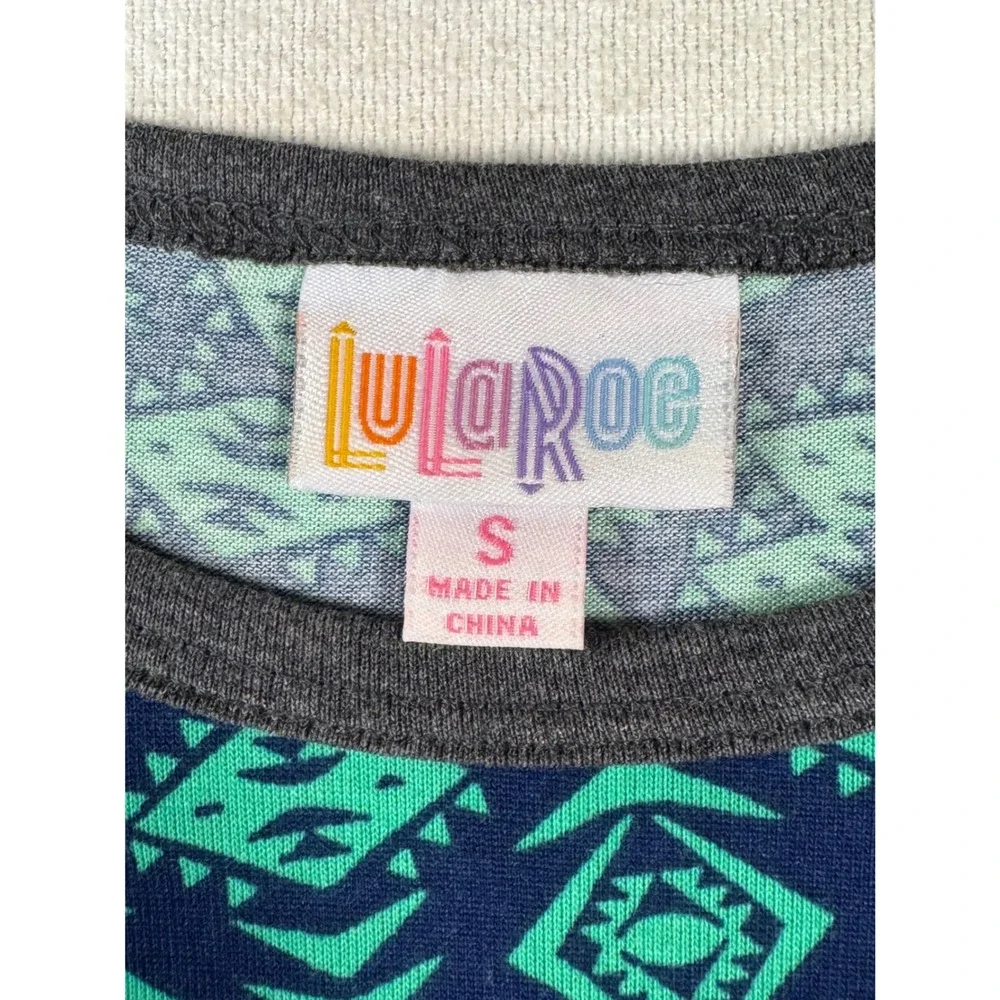 LuLaRoe Randy Tee Women Small Gray Teal Geometric 3/4 Sleeve Raglan Baseball Top - Picture 2 of 8